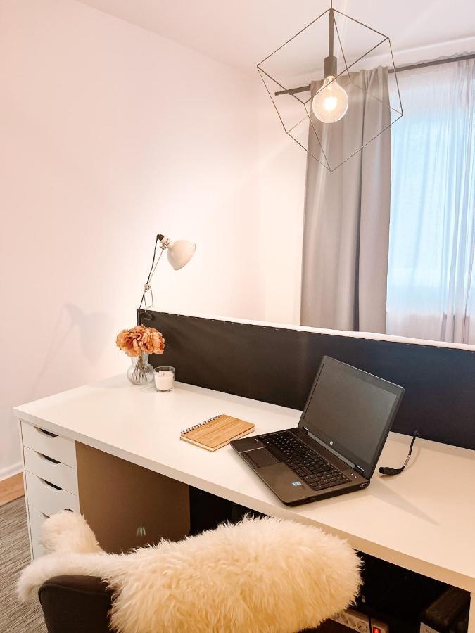 01 Bedroom In Mitte-Up To 5 People-Private Free Parking Berlino Esterno foto