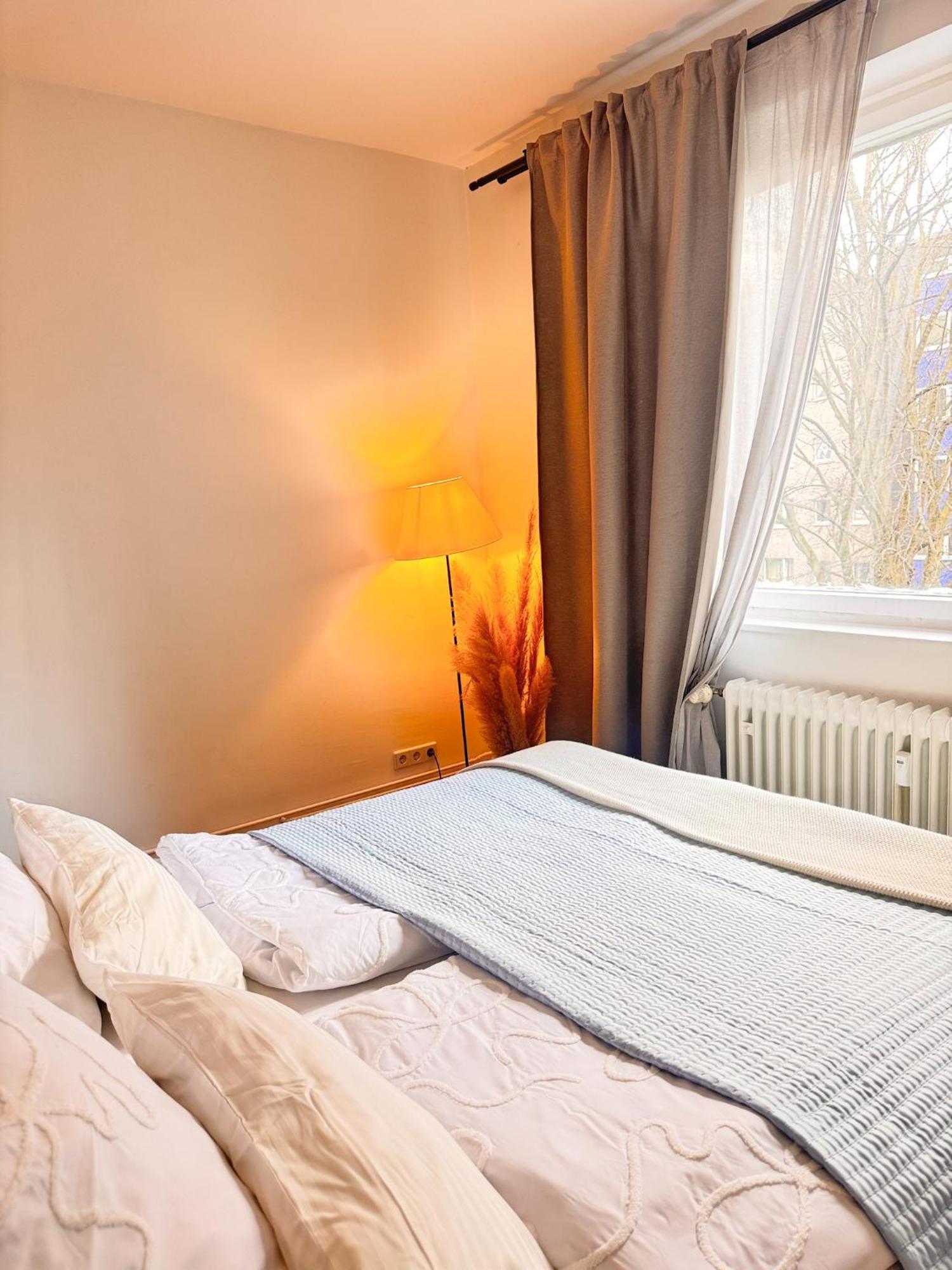 01 Bedroom In Mitte-Up To 5 People-Private Free Parking Berlino Esterno foto